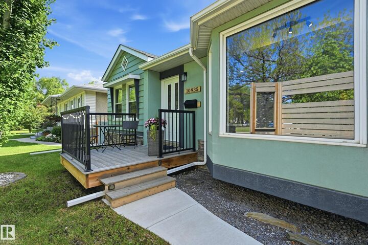 10935 127 Street NW — photo 1