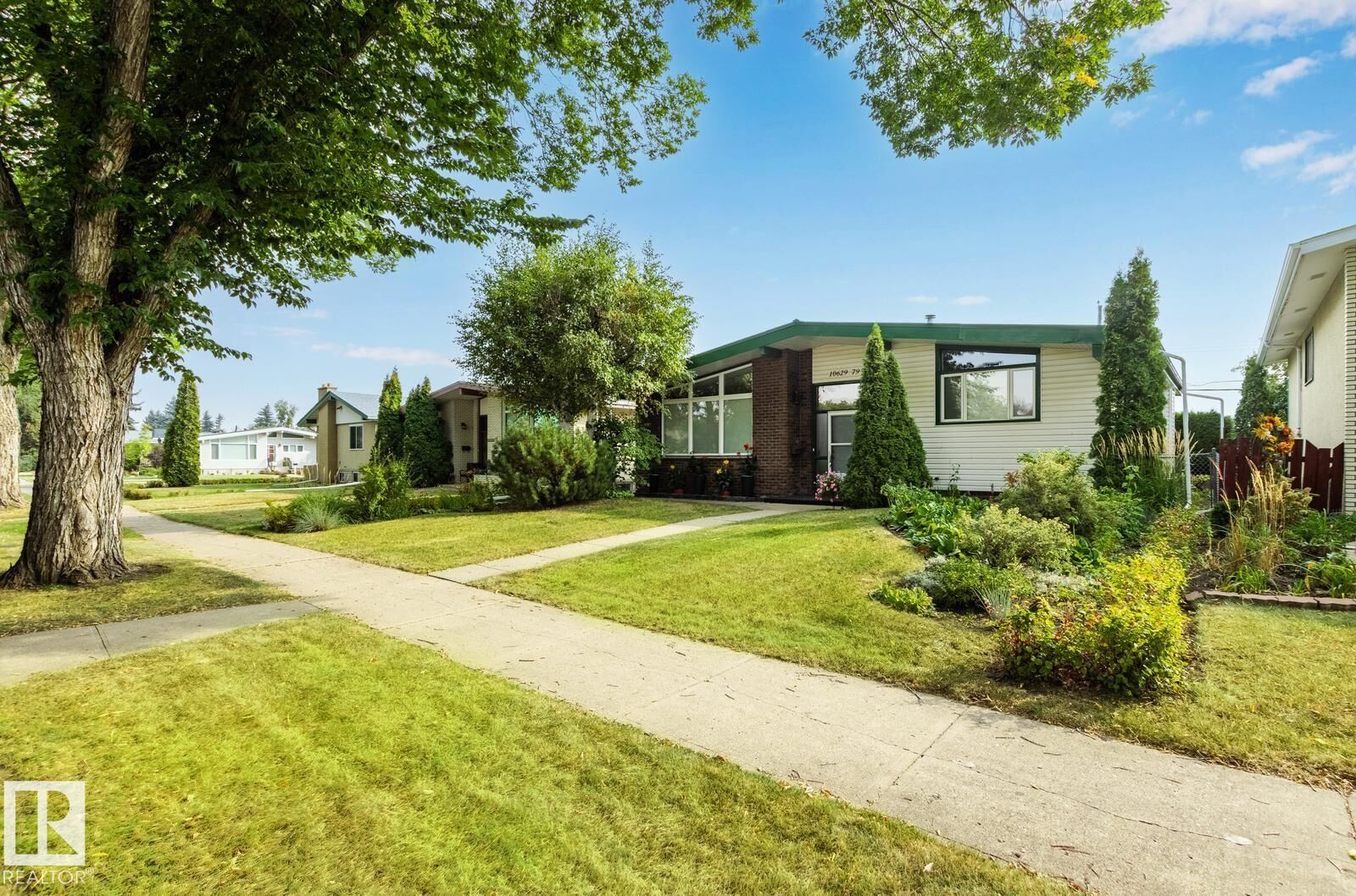 Property Photo:  10629 79 Street NW  AB T6A 3H5 