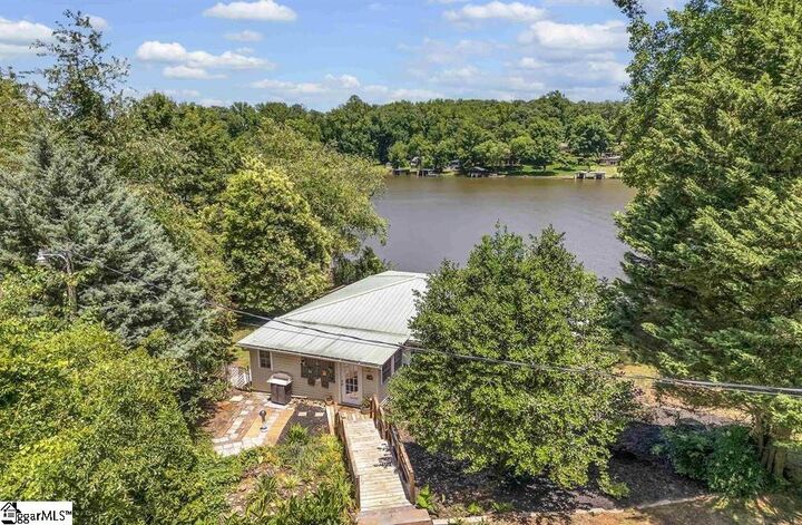 Property Photo:  501 McFalls Circle  SC 29621 