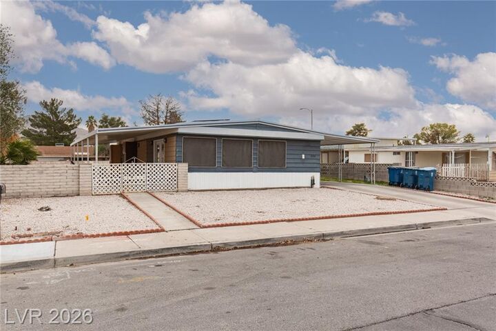 Property Photo: 330 Sir Richard East Drive NV 89110