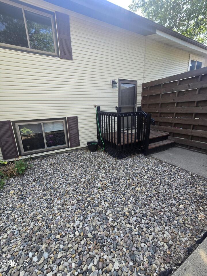 Property Photo:  707 35th Street N  ND 58501 