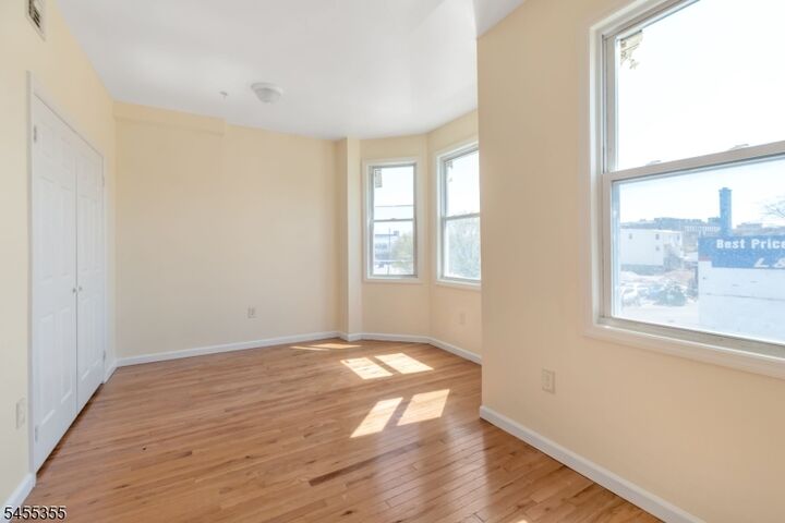 Property Photo:  383 Central Ave 3  NJ 07103 
