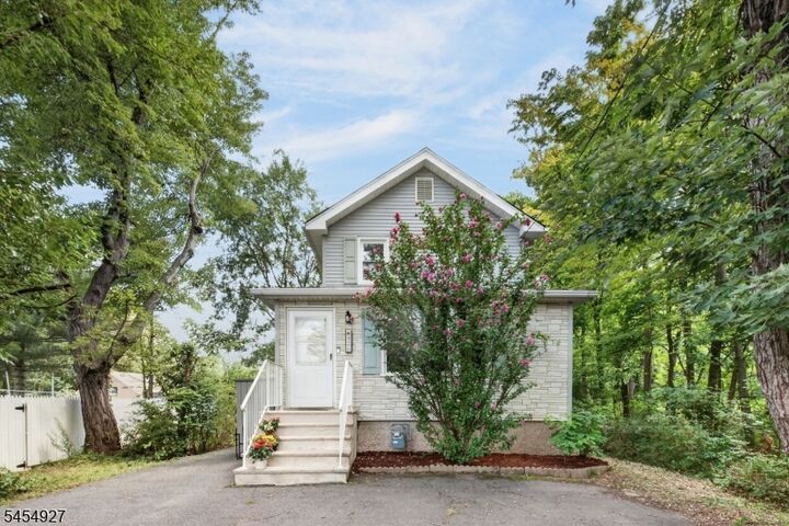 Property Photo: 926 N Washington Ave NJ 08812