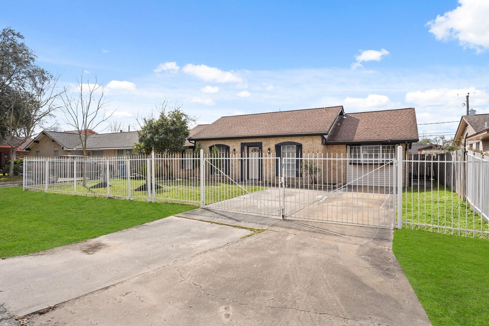 Property Photo: 9231 Cobbleshire Drive TX 77037