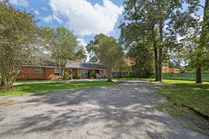 Property Photo:  9330 Memorial Drive  TX 77024 