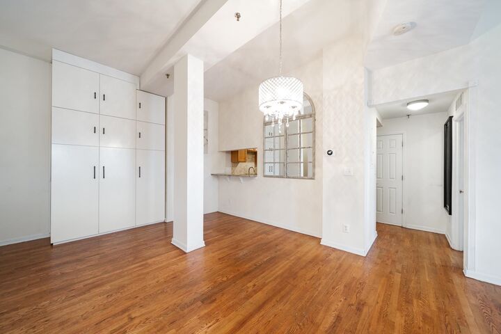 Property Photo: 347 Varick St 417A NJ 07302