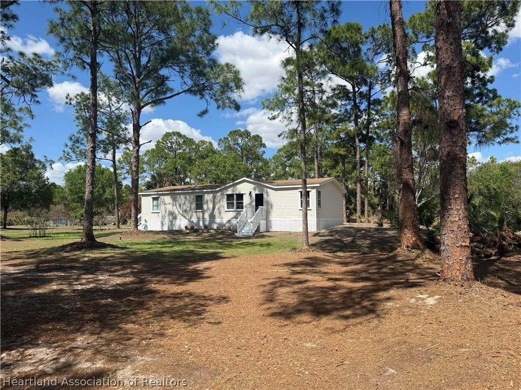 Property Photo: 4321 Pioneer 16 Street FL 33440