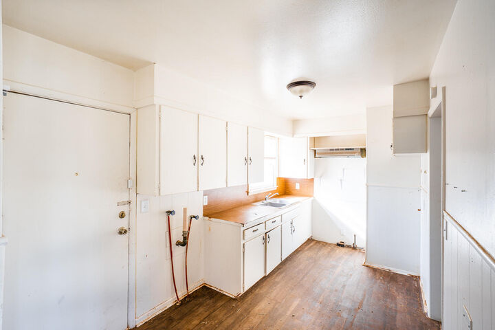 Property Photo:  5419 Avenue D  TX 79404 