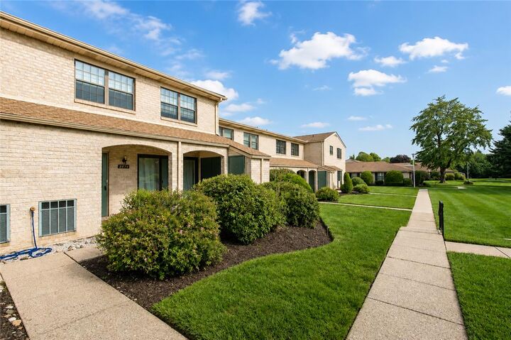 Property Photo:  2874 Aronimink Place  PA 18062 