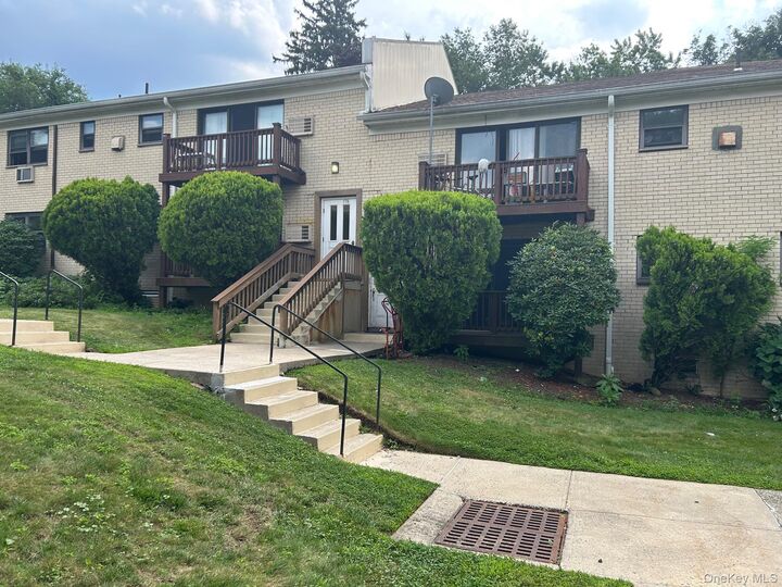 Property Photo:  175 Sneden Place 175  NY 10977 