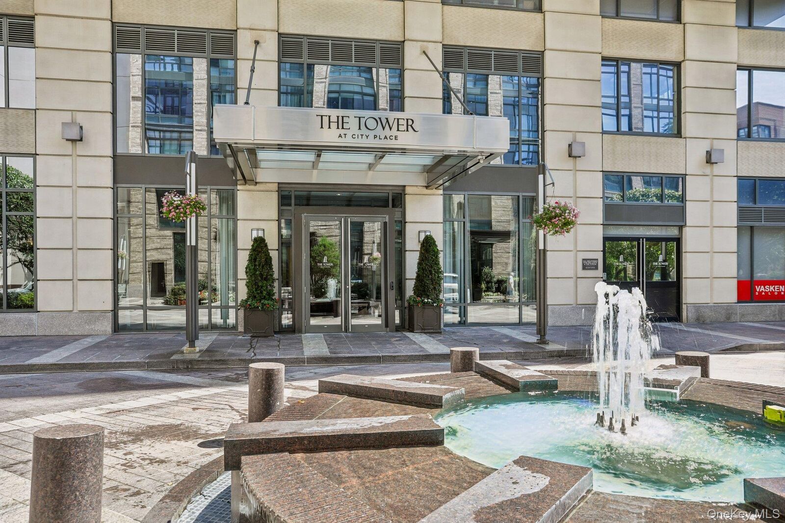 Property Photo:  10 City Place 9C  NY 10601 