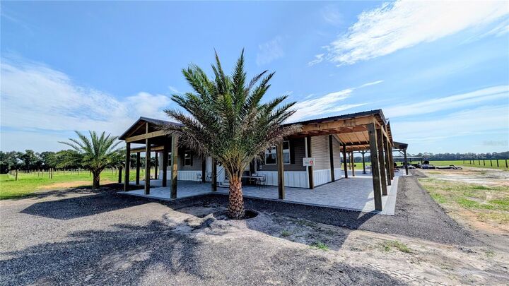 Property Photo: 610 N Hollandtown Road FL 33873