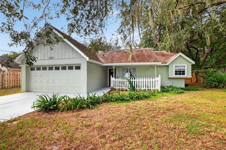 Property Photo: 40107 Oakridge Drive FL 32159