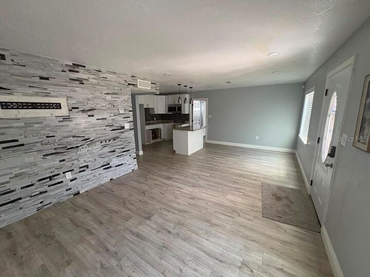 Property Photo: 3206 E Emma Street FL 33610