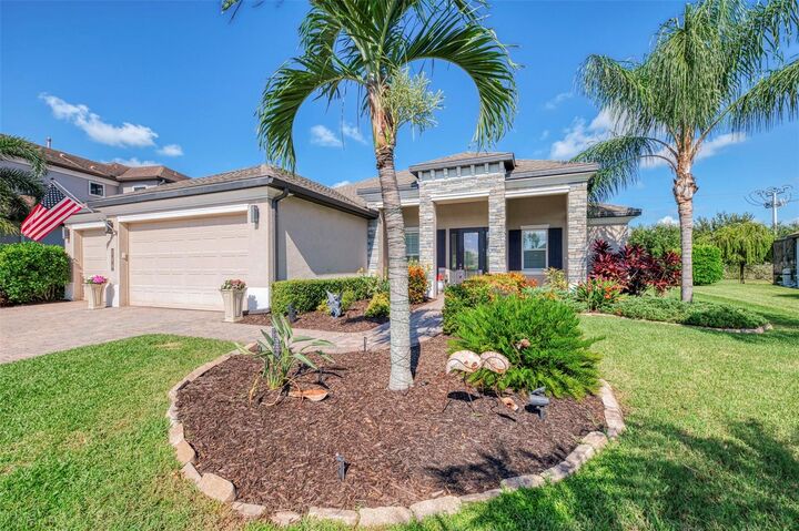 Property Photo: 708 Rosemary Circle FL 34212