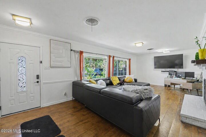 Property Photo:  1095 Columbus Street  MS 39530 