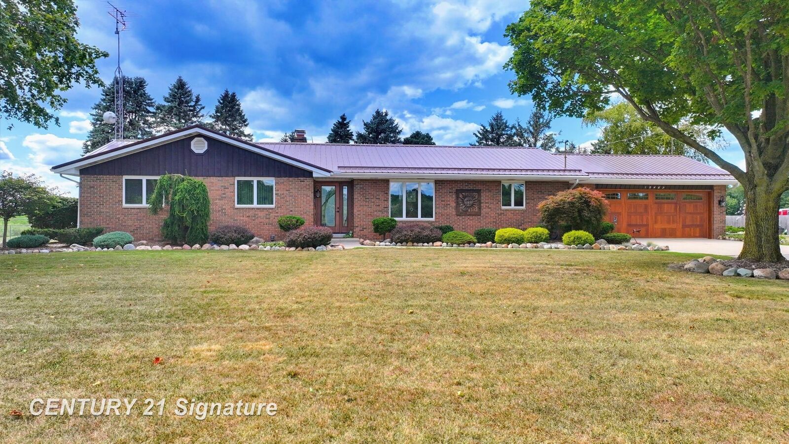 Property Photo:  10463 N Woodbridge Road  MI 48662 