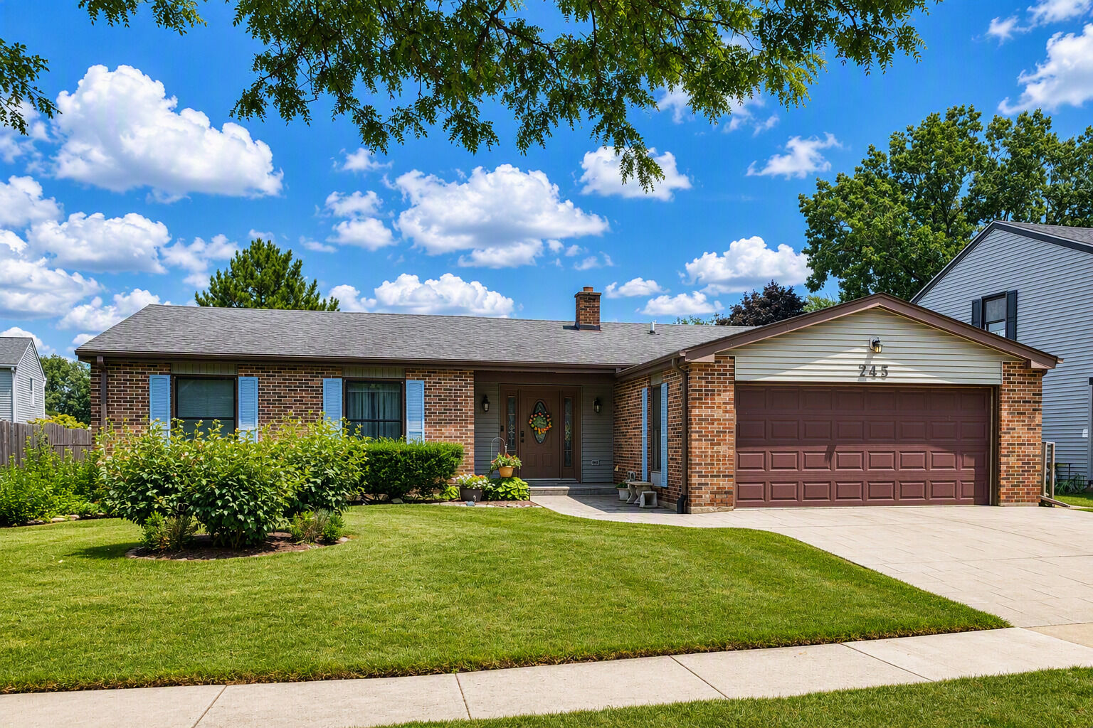 Property Photo: 743 Franklin Street IL 60559