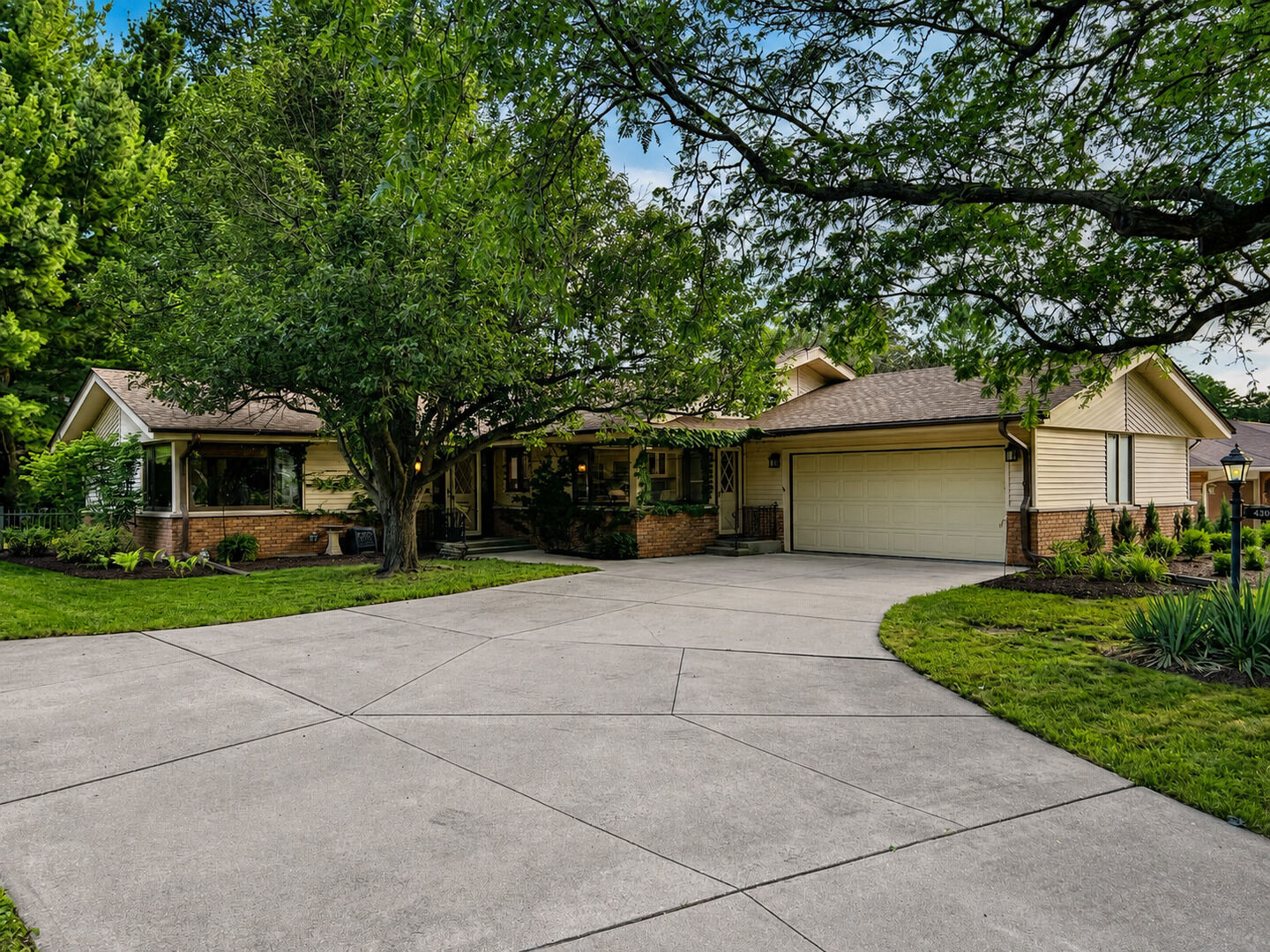 Property Photo: 4309 Dunbar Place IL 61114