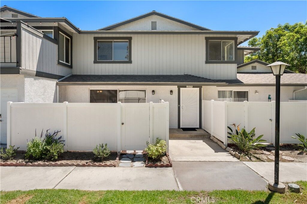 Property Photo: 20014 Waverly Glen 55 CA 92886