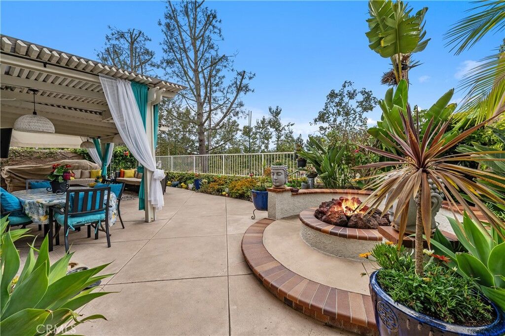 Property Photo:  27 Rosy Finch Ln  CA 92656 