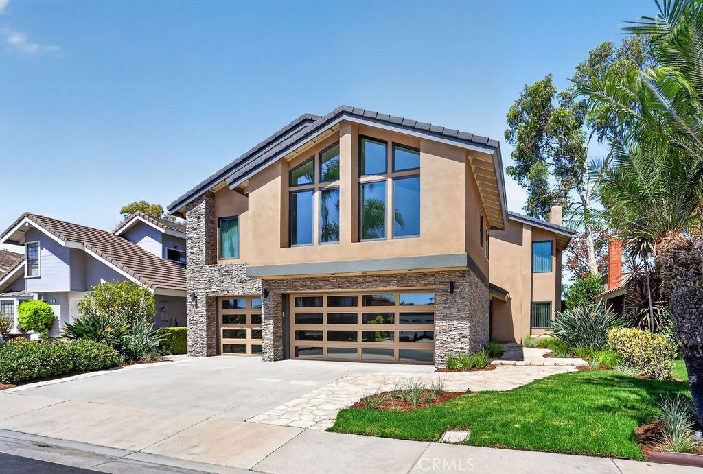 Property Photo:  5 Ramada  CA 92620 