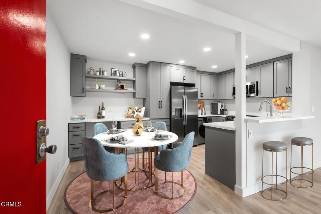 Property Photo:  1300 Saratoga Avenue 2009  CA 93003 