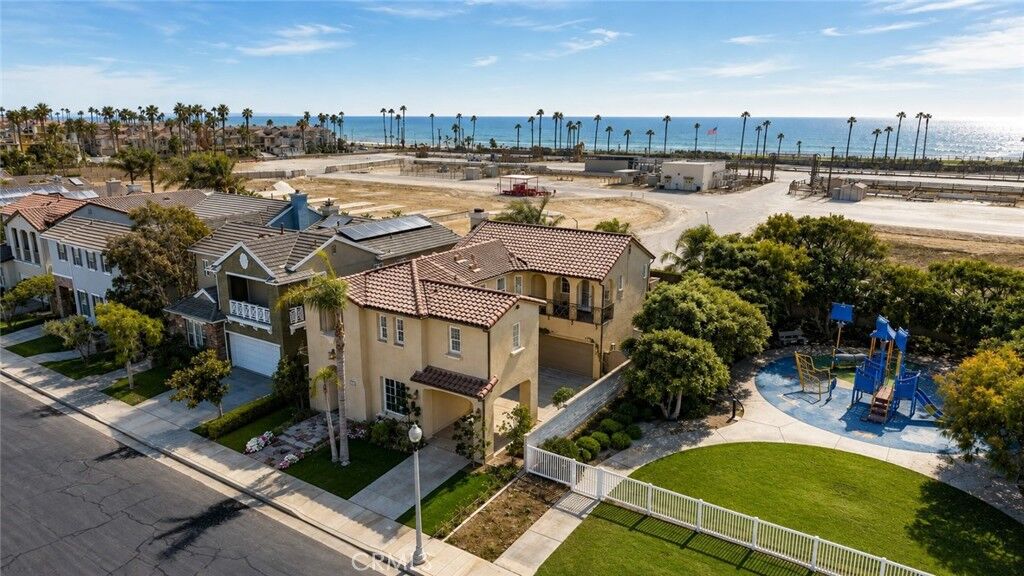 Property Photo:  6572 Beachview Drive  CA 92648 