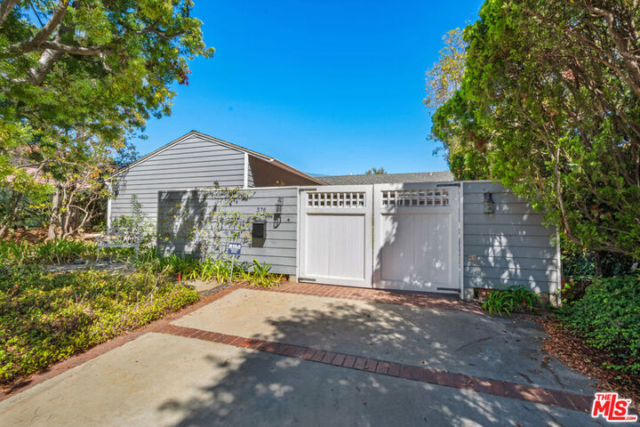 Property Photo:  376 N Bonhill Road  CA 90049 