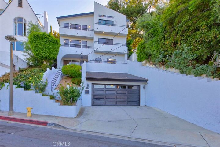 Property Photo:  1425 Columbia Dr  CA 91205 