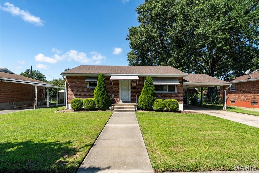 Property Photo: 3161 Carlson Avenue IL 62040