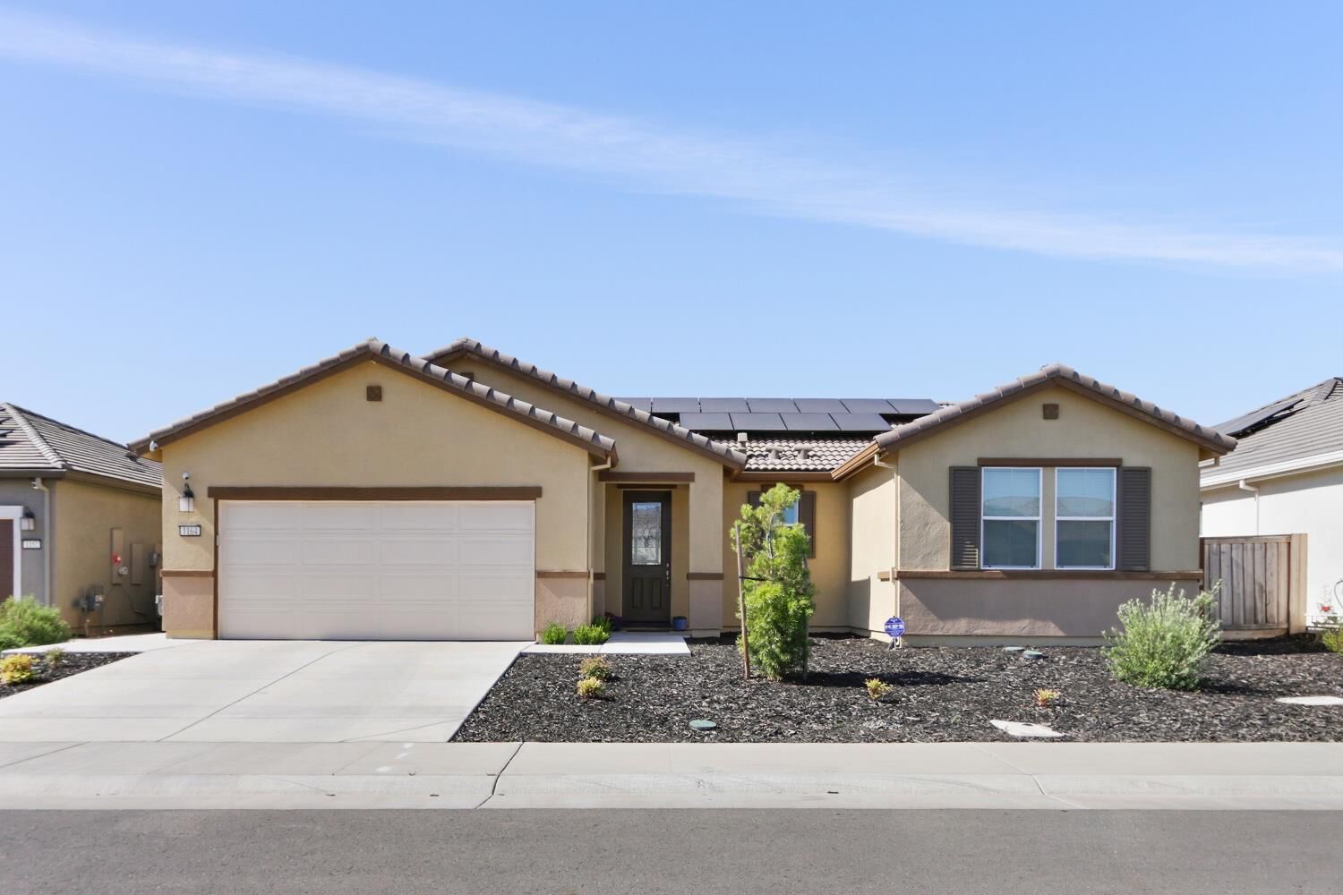 Property Photo: 1164 Kanon Clover Way CA 95648