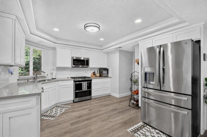 Property Photo: 6153 Kenneth Oak Way CA 95628