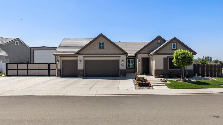 Property Photo:  2505 Chrysler Avenue  CA 95337 