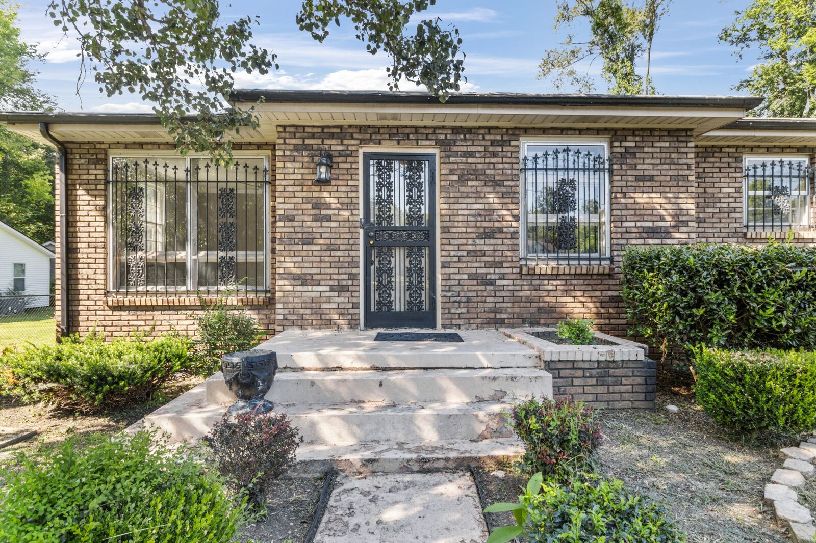 Property Photo:  1205 Poplar St  TN 37040 