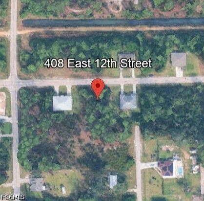Property Photo: 410 E 12th Street FL 33972