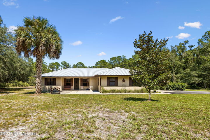 Property Photo: 100 Whitney Street FL 32189