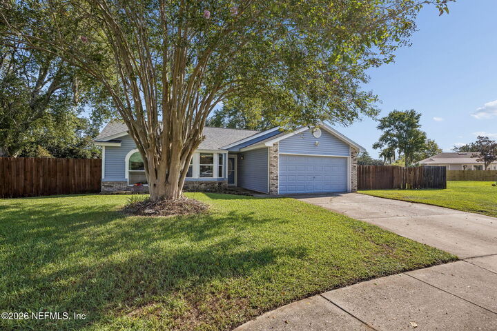 Property Photo:  2420 Cashmere Court  FL 32068 