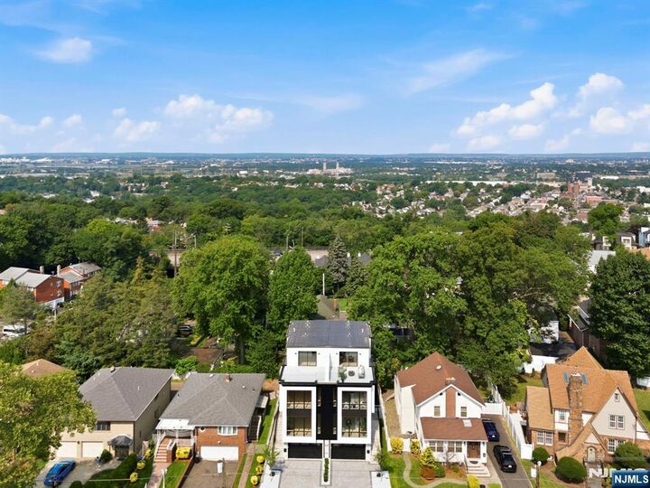 Property Photo:  1015 Kingsland  NJ 07024 