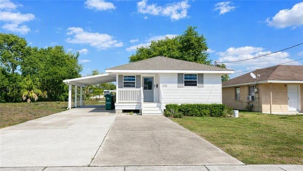 Property Photo:  2215 Newton St Street  LA 70053 