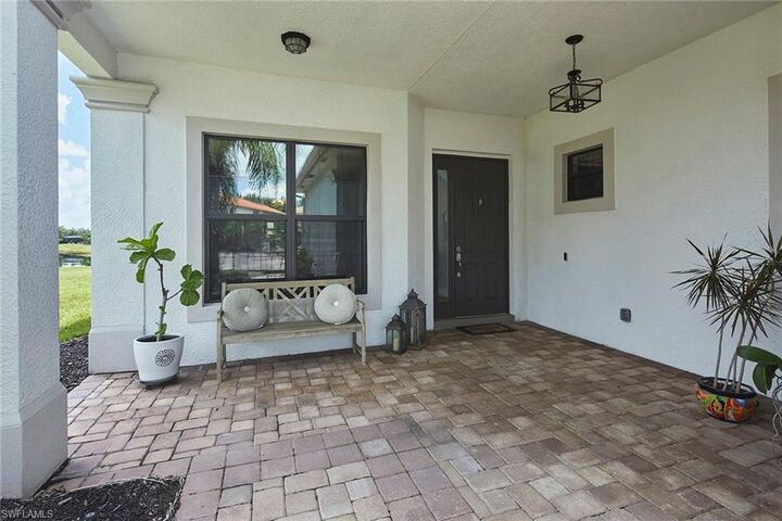 Property Photo:  3742 Madeira Ct  FL 34119 