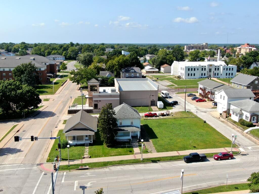 Property Photo: 602/606 S Franklin Street MO 63501