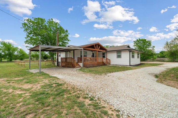 Property Photo:  360 County Road 4358  TX 76234 