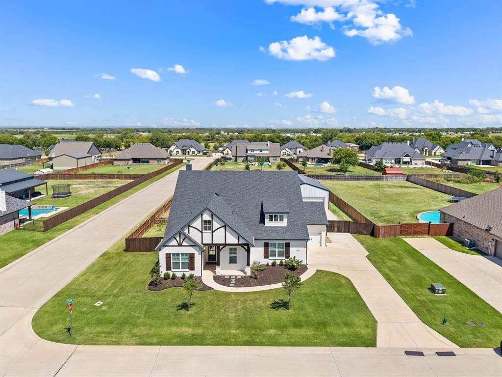 Photo de la propriété:  8908 Lazy Oak Drive  TX 76247 
