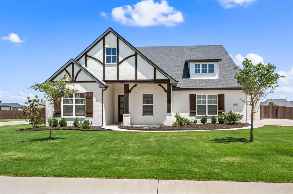 Property Photo:  8908 Lazy Oak Drive  TX 76247 