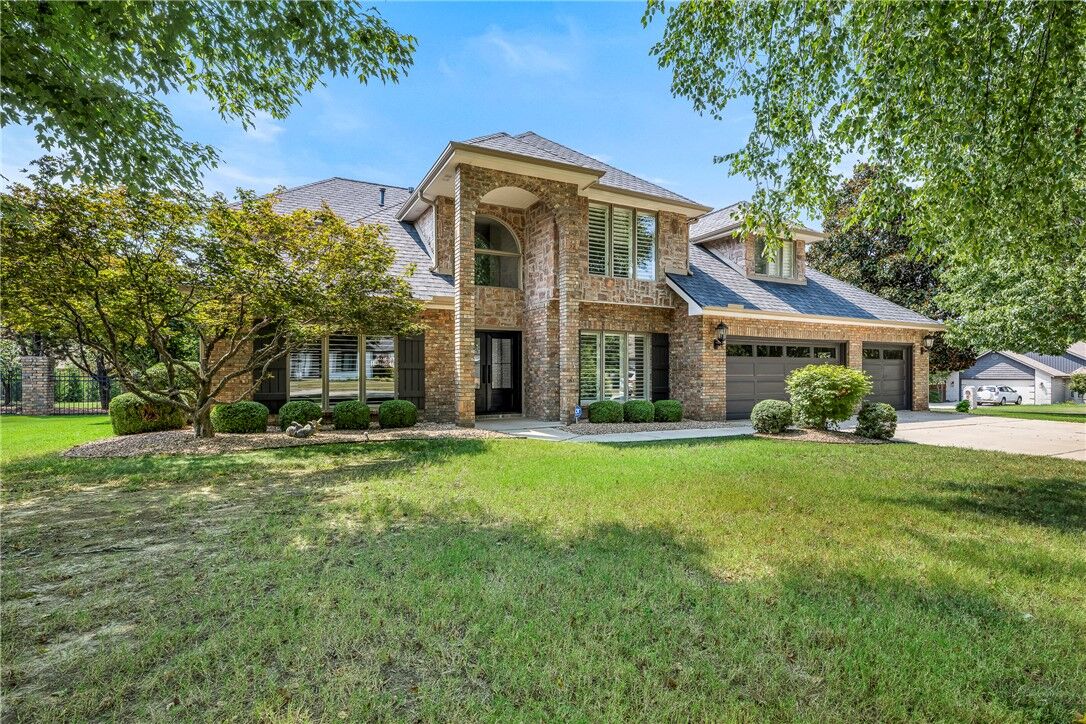 Property Photo:  211 El Contento Drive  AR 72712 