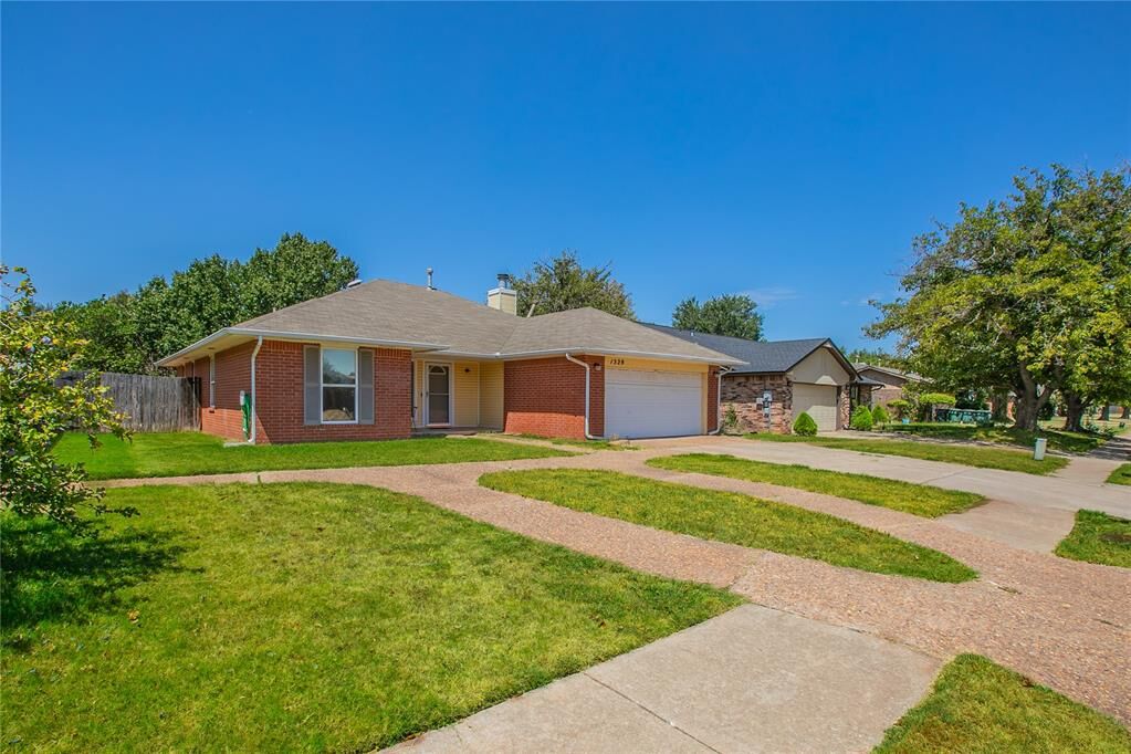 Photo de la propriété:  1329 Greenfield Drive  OK 73012 