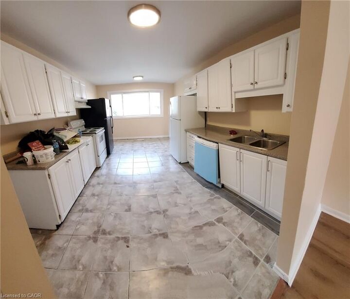 Property Photo:  225 Shakespeare Drive 9  ON N2L 2T5 