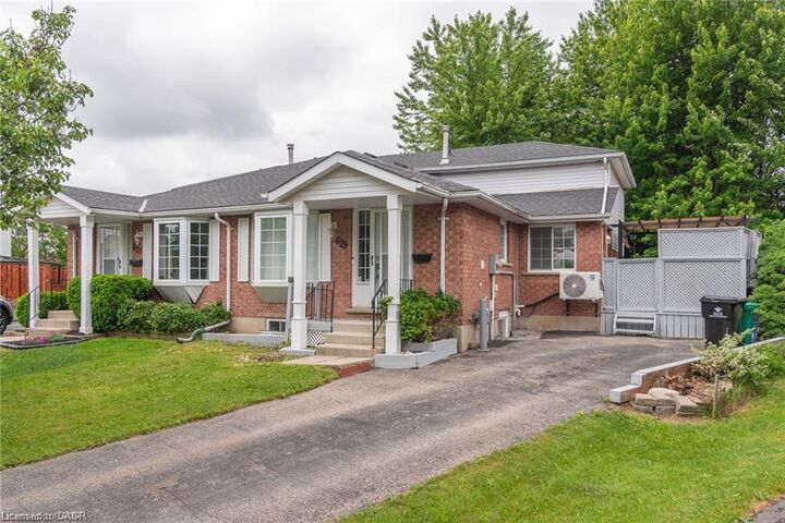 Property Photo:  629 Settlersfield Court B  ON N2T 2K6 