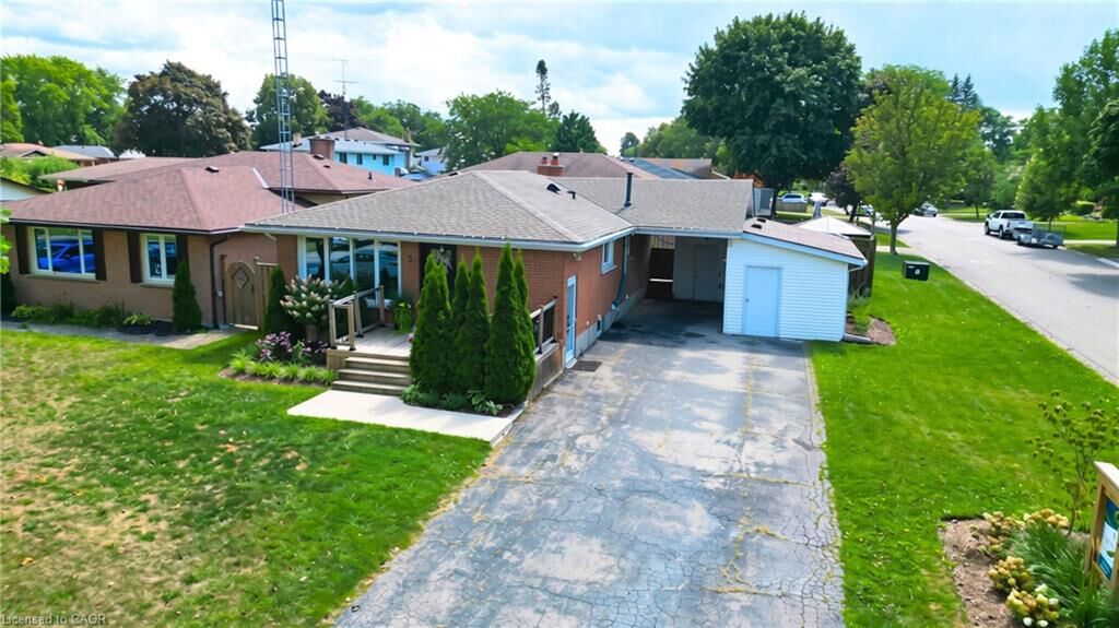 Property Photo:  2 Allanton Boulevard  ON N3R 3B9 